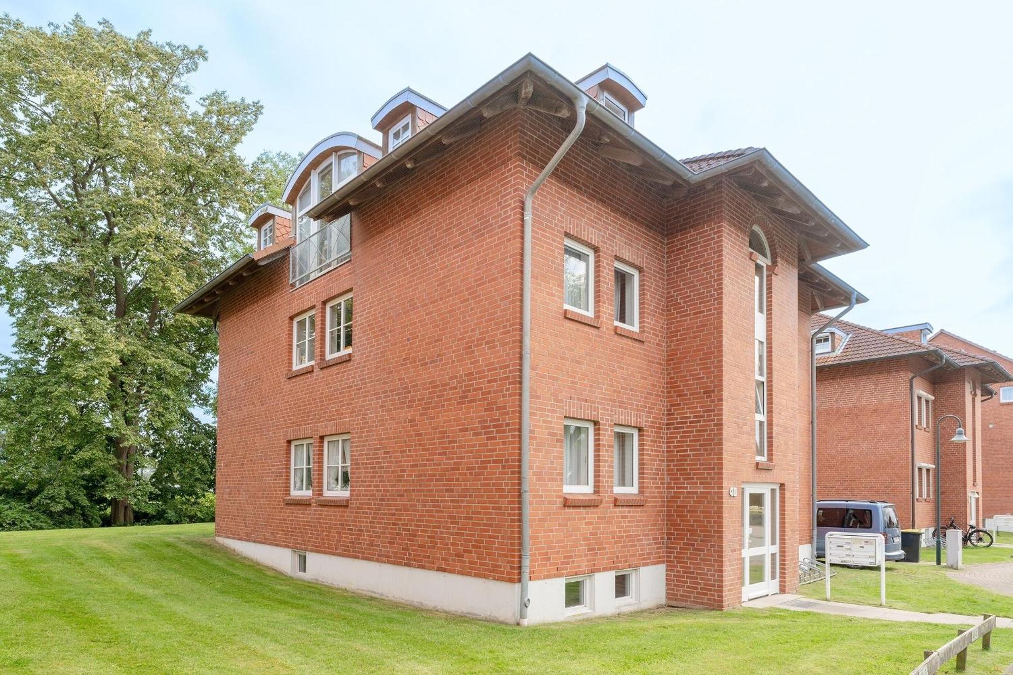 Ferienwohnung Ostseebutt Mit Terrasse Im Kaiserhof 2 ケレンフーゼン エクステリア 写真