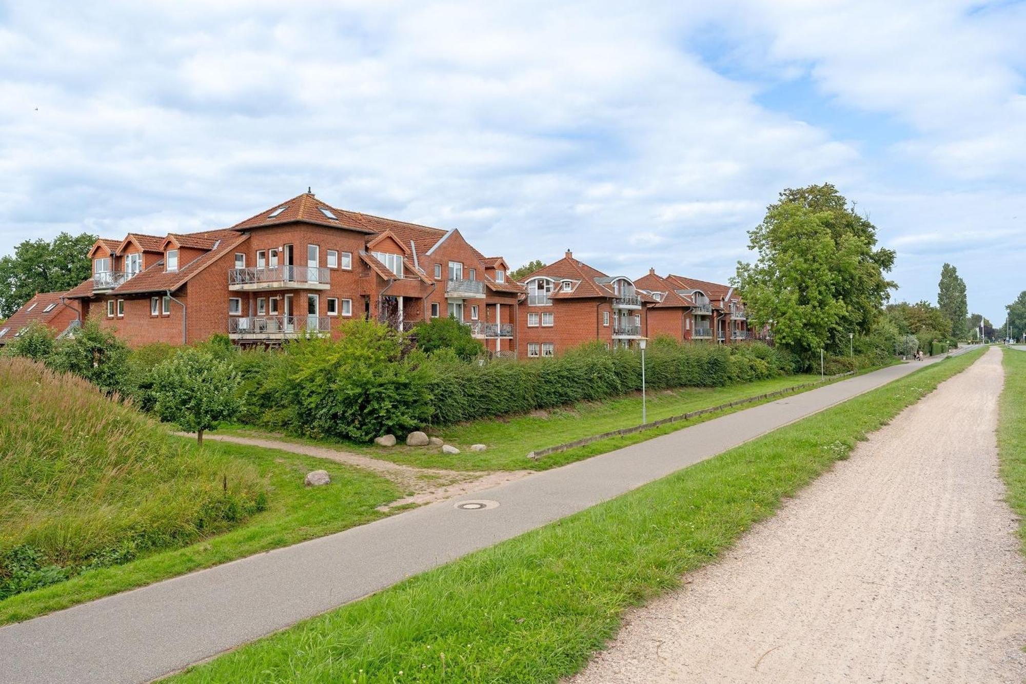 Ferienwohnung Ostseebutt Mit Terrasse Im Kaiserhof 2 ケレンフーゼン エクステリア 写真
