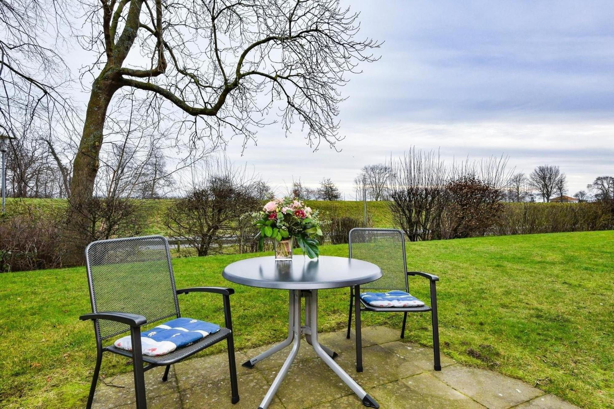 Ferienwohnung Ostseebutt Mit Terrasse Im Kaiserhof 2 ケレンフーゼン エクステリア 写真
