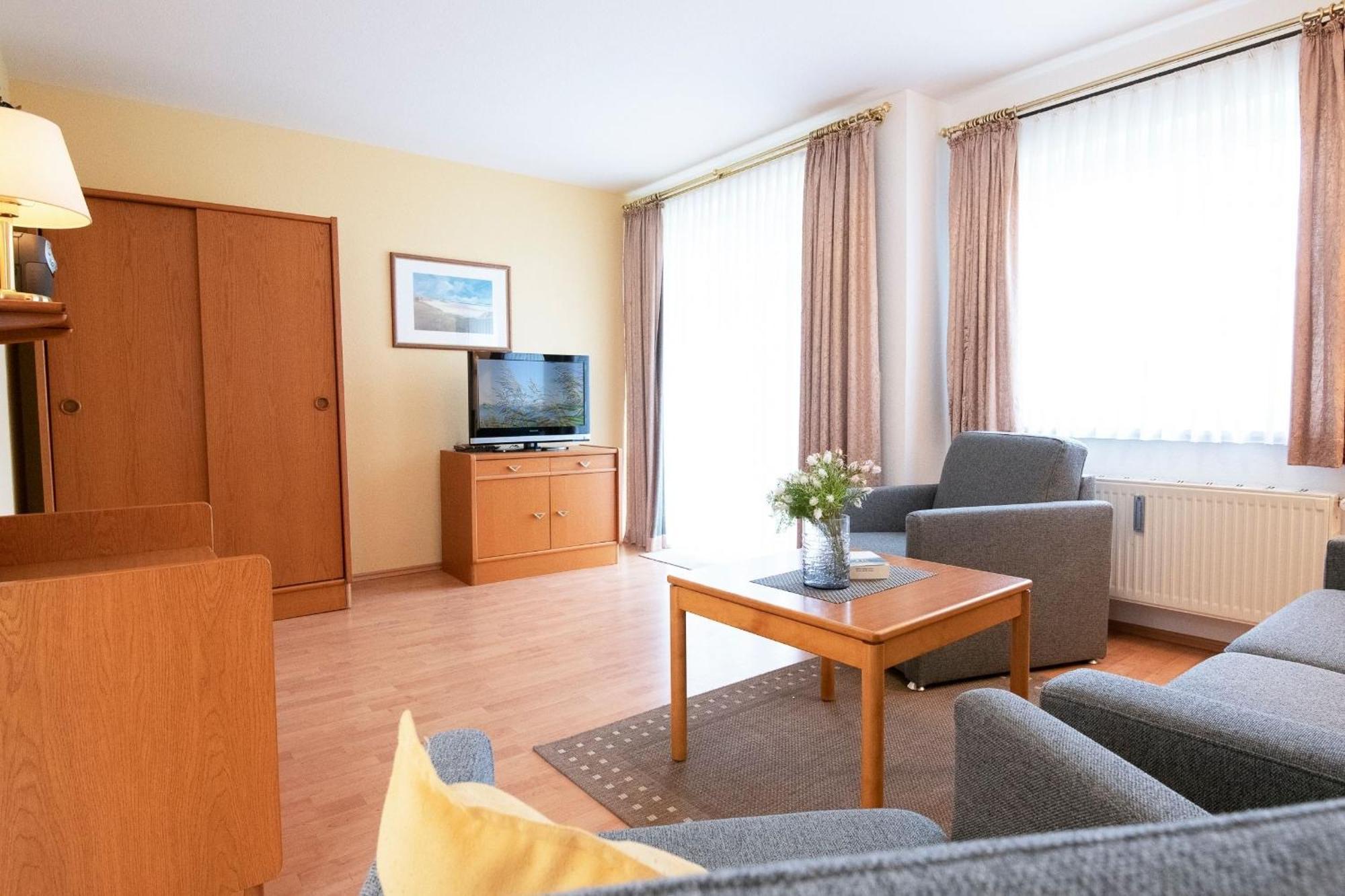 Ferienwohnung Ostseebutt Mit Terrasse Im Kaiserhof 2 ケレンフーゼン エクステリア 写真